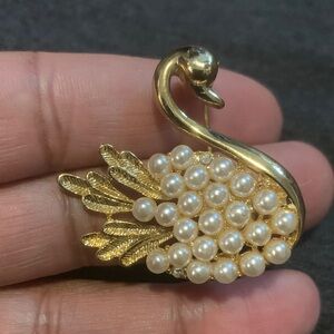Vintage Gold and Pearl Swan Brooch